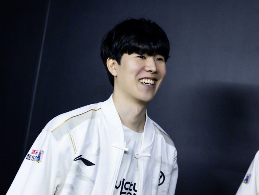 成功地将球 成功地将球