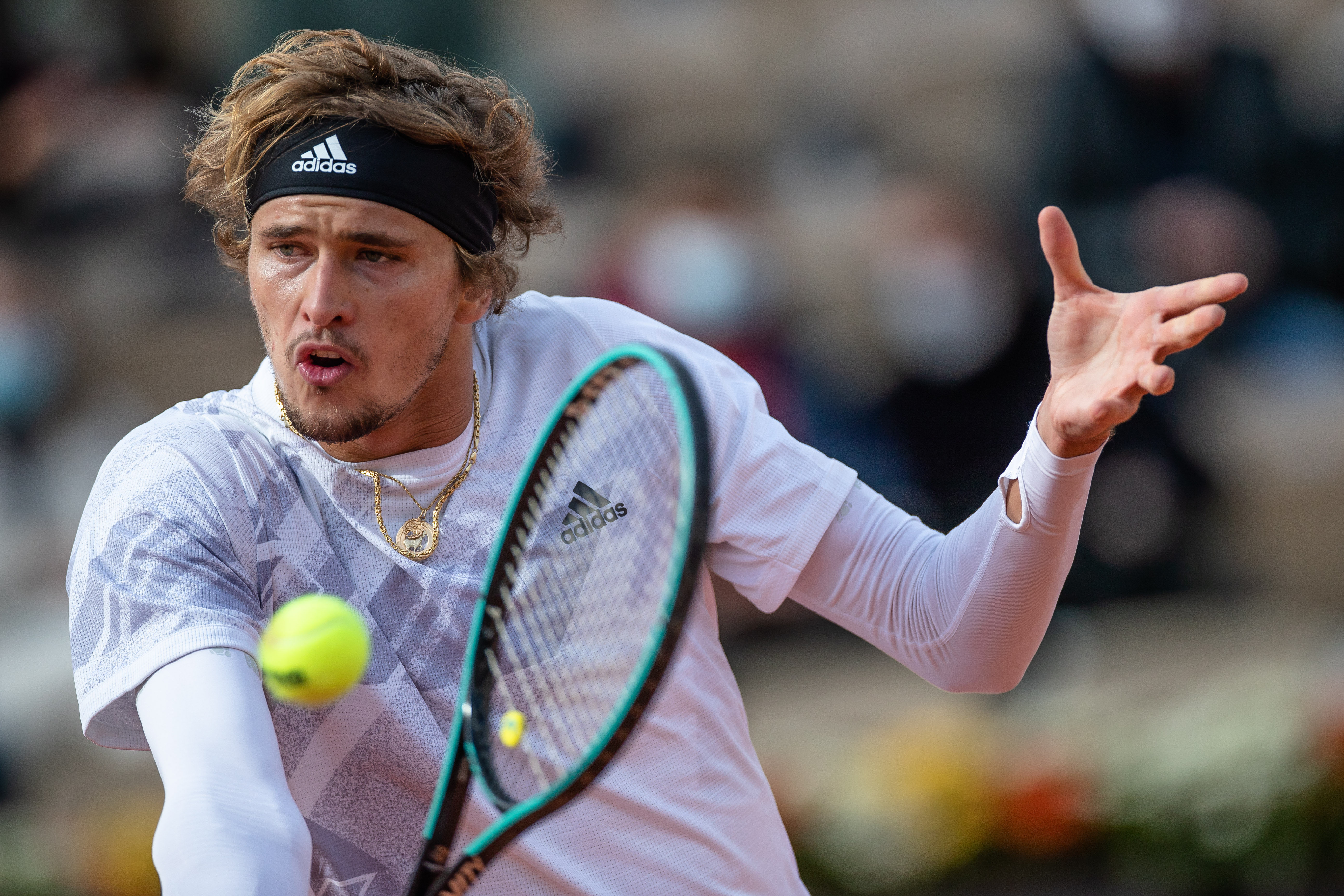 内的激烈竞 内的激烈竞