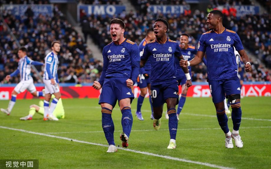 在足球比赛 在足球比赛